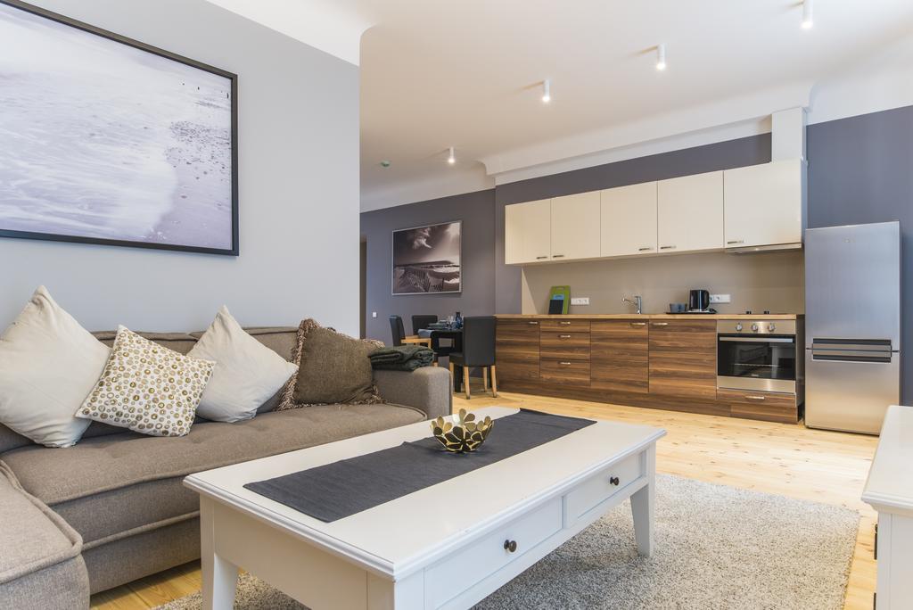 Colonel Suites & Apartments Рига Экстерьер фото