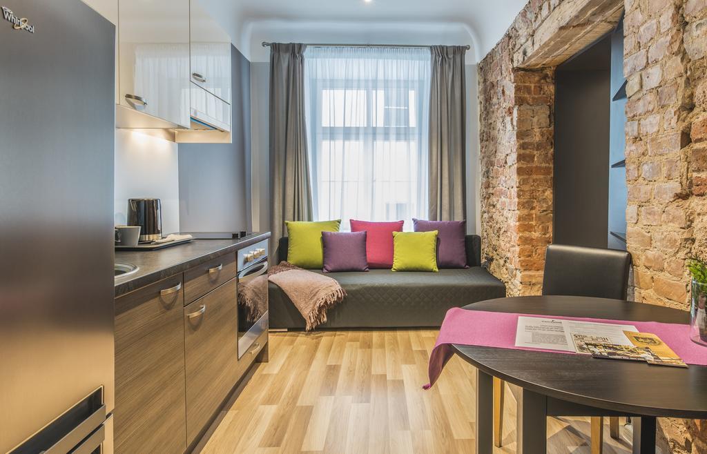 Colonel Suites & Apartments Рига Экстерьер фото